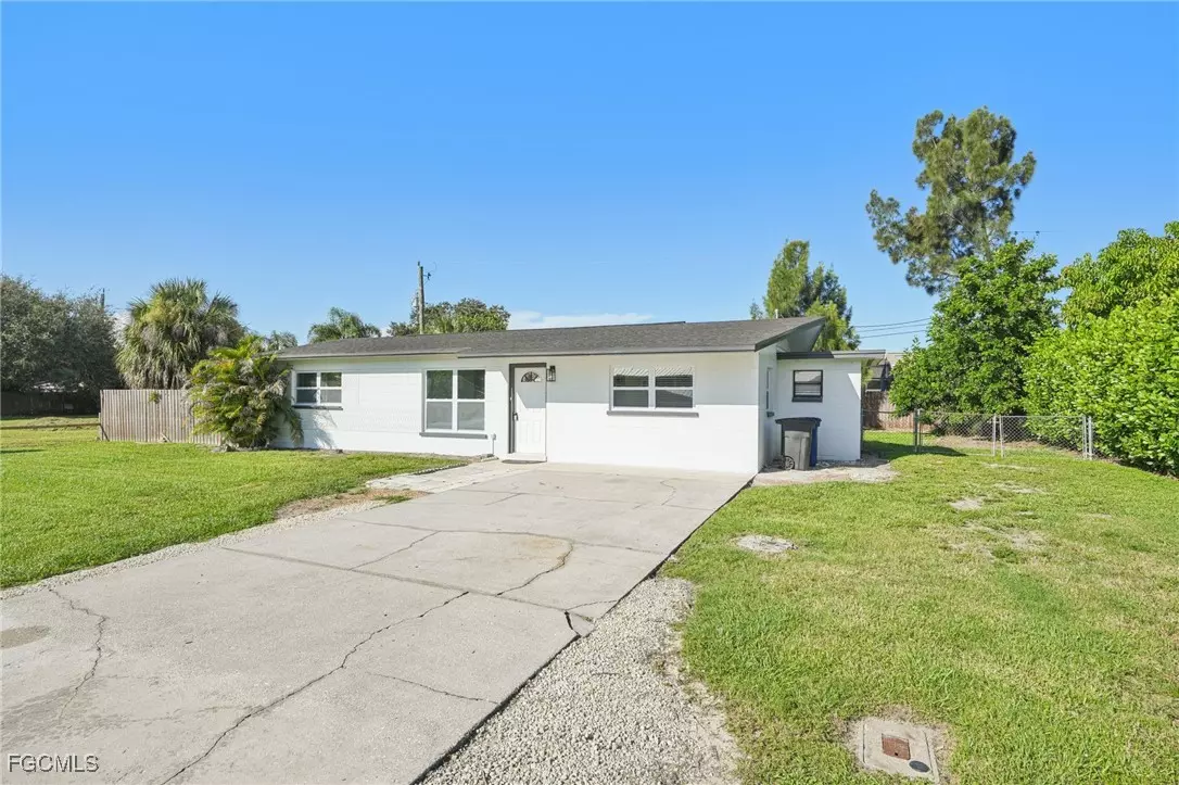 Fort Myers, FL 33967,18472 Iris RD