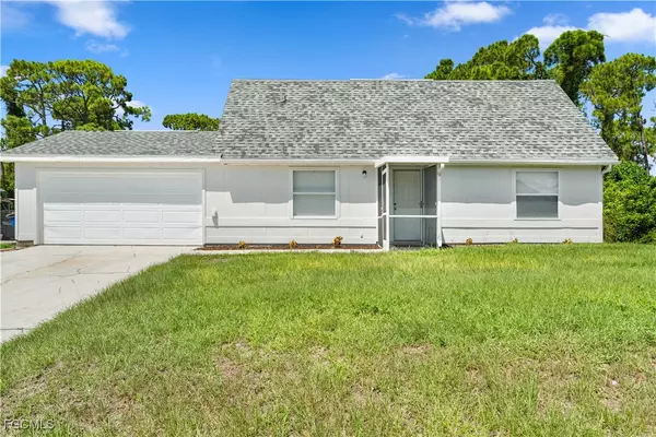 205 James AVE N, Lehigh Acres, FL 33971