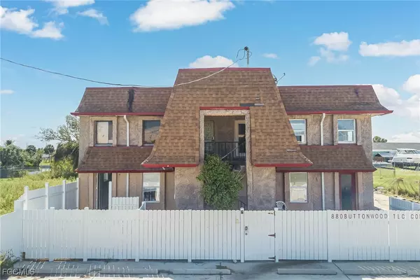 Fort Myers Beach, FL 33931,880 Buttonwood DR #A-E