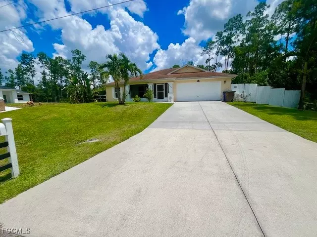822 Johns AVE, Lehigh Acres, FL 33972