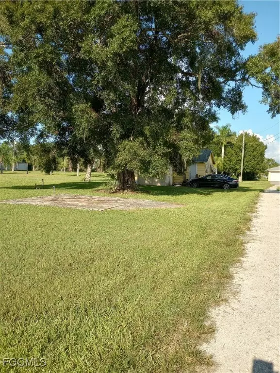 Alva, FL 33920,Address not disclosed