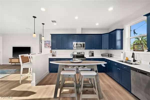 Fort Myers Beach, FL 33931,261 Donora BLVD