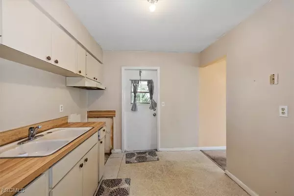 Lehigh Acres, FL 33936,57 Heath Aster LN