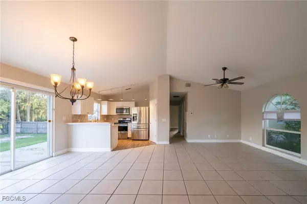 Naples, FL 34117,2420 2nd AVE SE