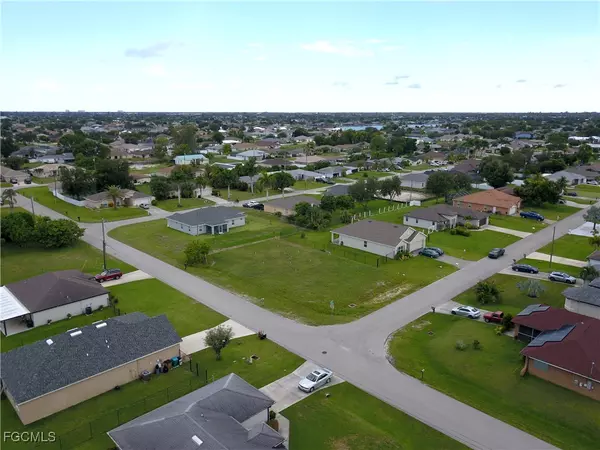 632 SE 3rd ST, Cape Coral, FL 33990