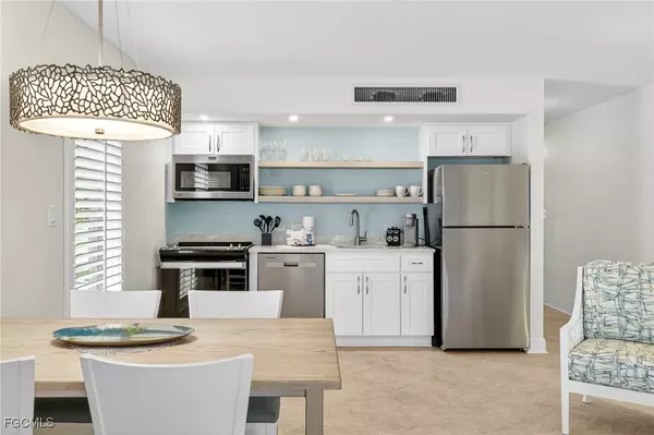 Sanibel, FL 33957,2255 W Gulf DR #125