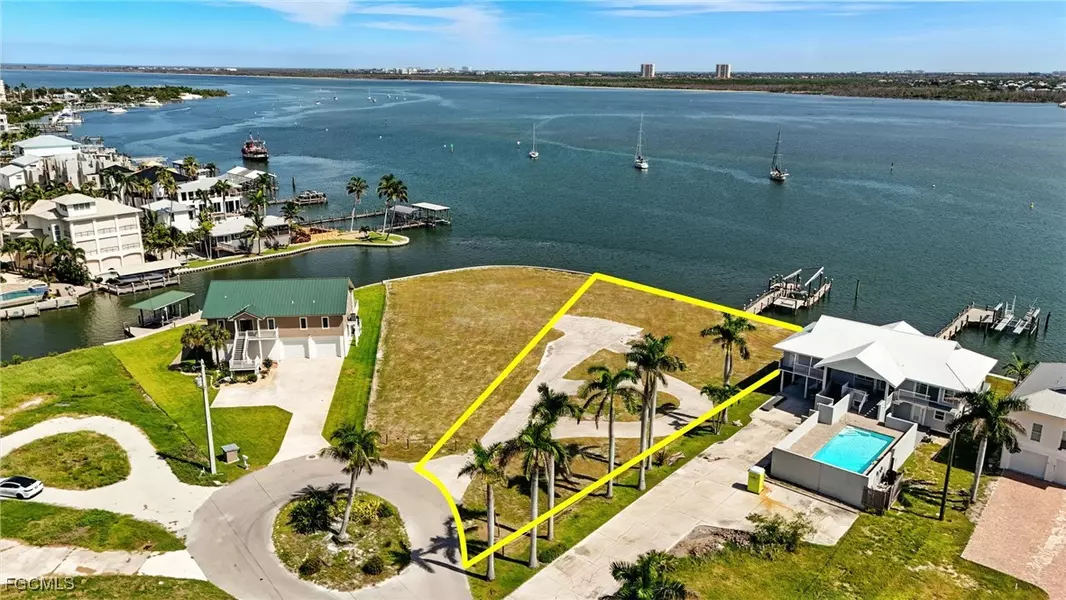 655 Matanzas CT, Fort Myers Beach, FL 33931
