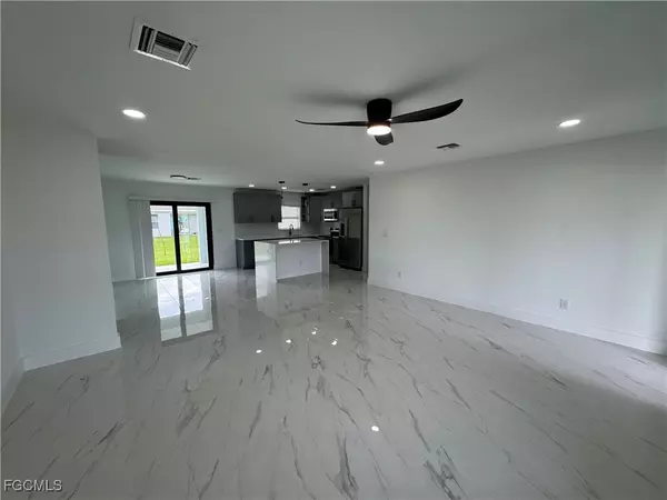 Cape Coral, FL 33993,227 NW 27th PL