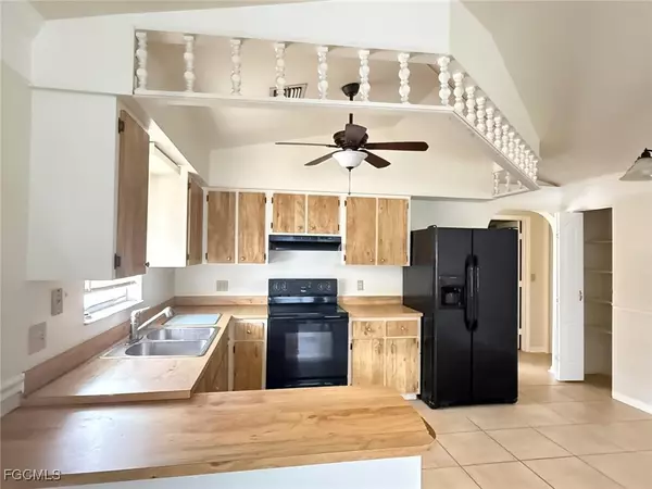 4926 Vincennes CT #5, Cape Coral, FL 33904