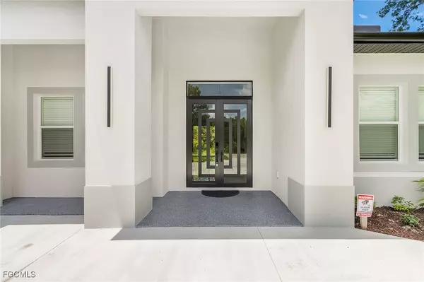 Port Charlotte, FL 33953,255 Farber ST