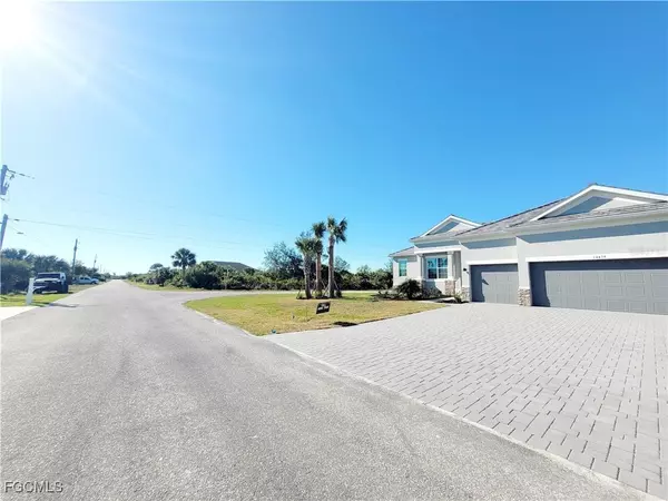 Port Charlotte, FL 33981,14442 Amestoy AVE