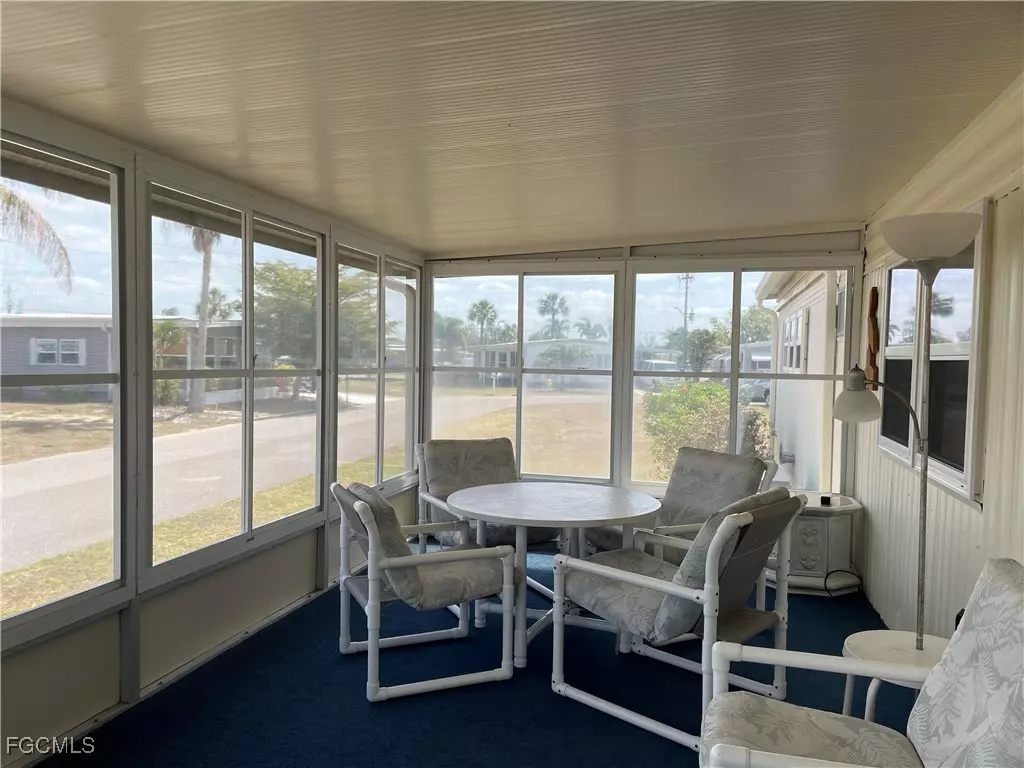 North Fort Myers, FL 33917,5518 Back Bay BND