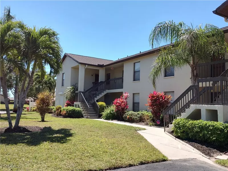 9265 Lake Park DR #201, Fort Myers, FL 33919