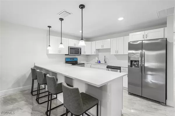 Lehigh Acres, FL 33971,903 Albany AVE