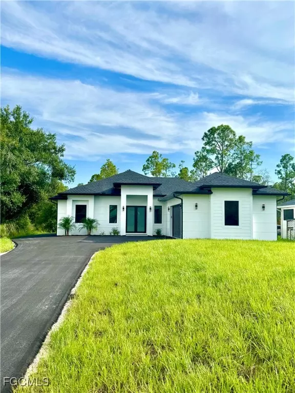 2558 72nd AVE NE, Naples, FL 34120