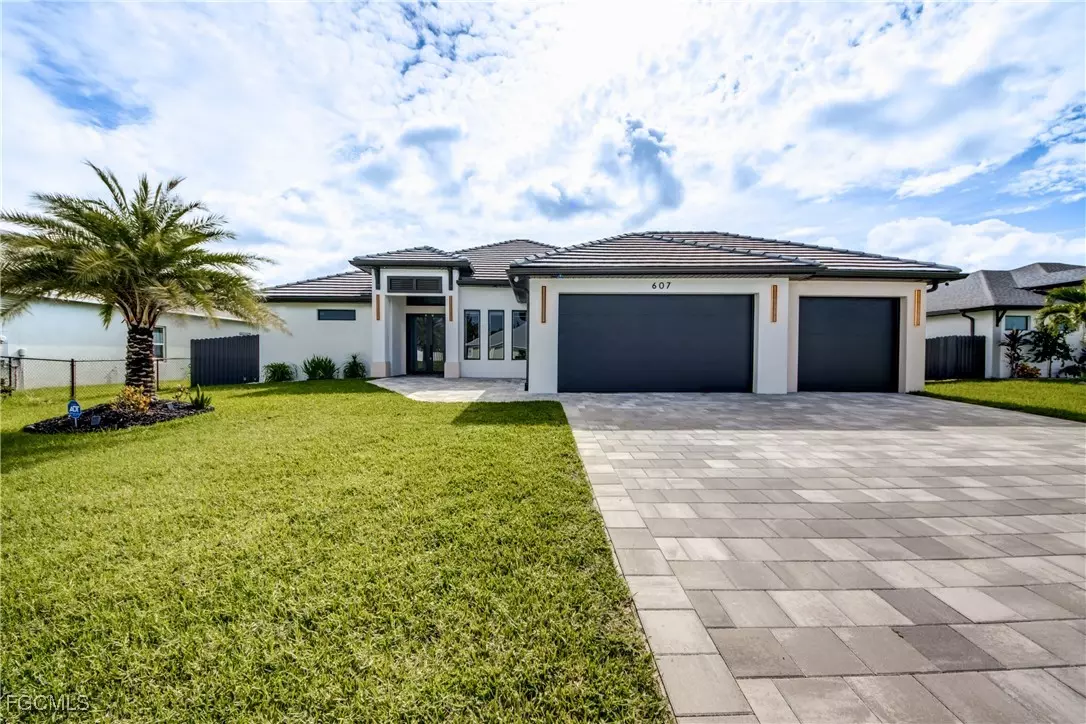 Cape Coral, FL 33991,607 SW 18th CT