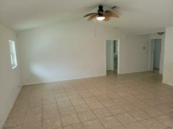 Cape Coral, FL 33909,1029 NE Van Loon LN