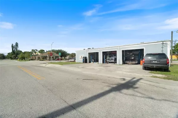 Immokalee, FL 34142,704 W Main ST