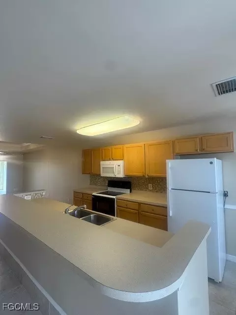 Cape Coral, FL 33914,722 SW 35th ST