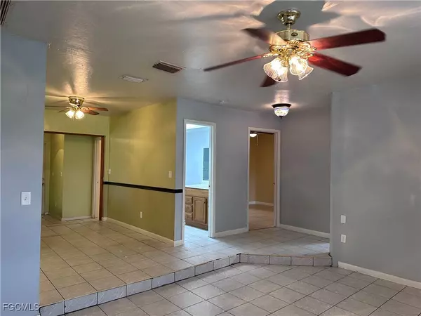 Cape Coral, FL 33909,205 NE 9th CT