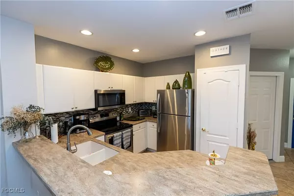 Lehigh Acres, FL 33971,8529 Athena CT