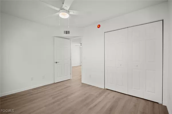 Fort Myers, FL 33908,16881 davis RD #214