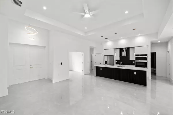 Lehigh Acres, FL 33974,413 Hedgewood ST