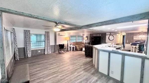 North Fort Myers, FL 33917,5503 Port RD #182