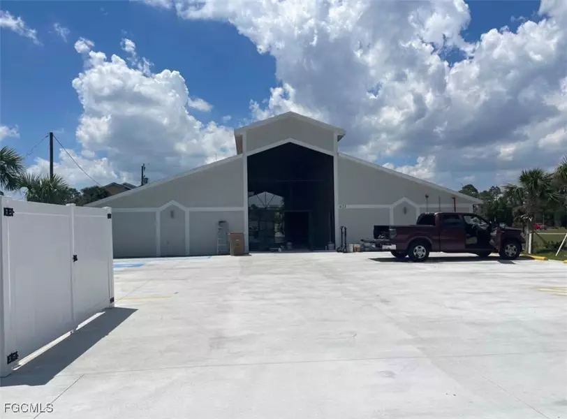 621 Joel BLVD, Lehigh Acres, FL 33936