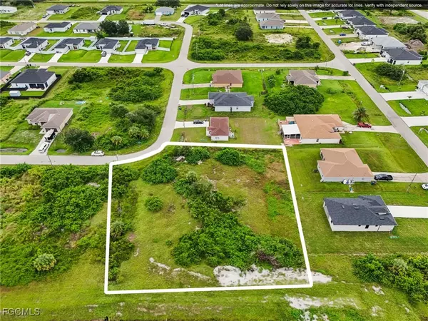 Lehigh Acres, FL 33974,372 Pinafore AVE