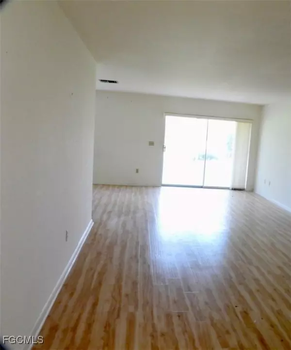 Fort Myers, FL 33919,1367 Bunker WAY