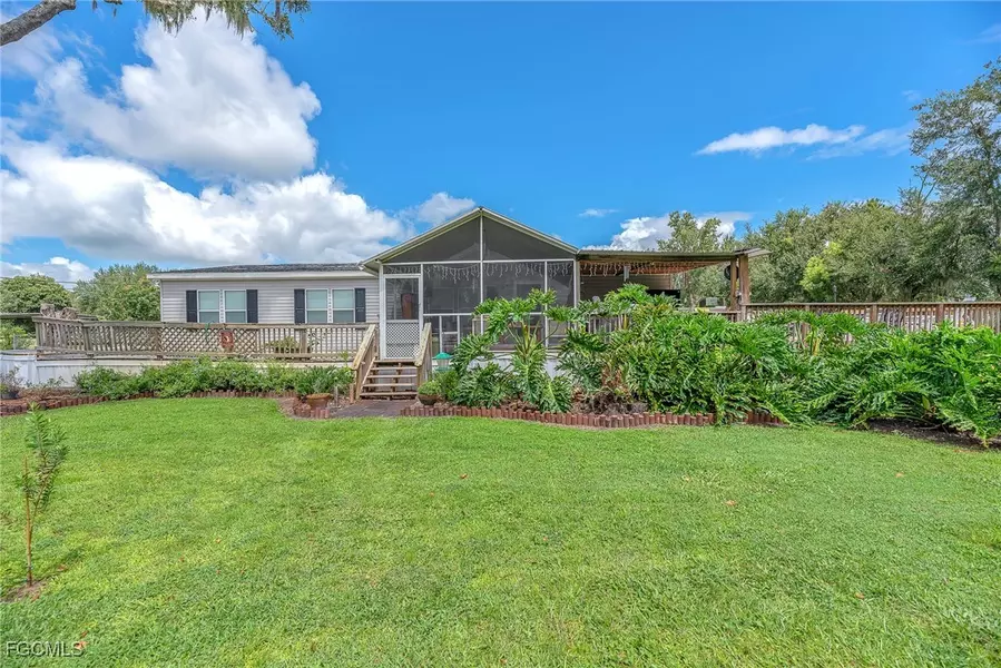 4936 Steve Reeves LN, Plant City, FL 33565