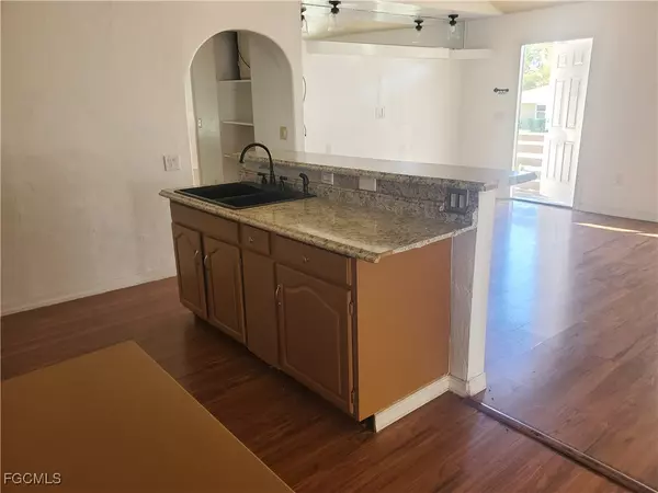 North Fort Myers, FL 33903,446 San Bernardino ST