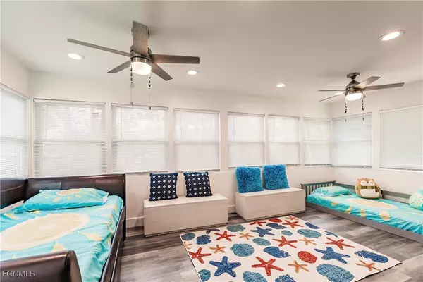 Sanibel, FL 33957,1942 Roseate LN