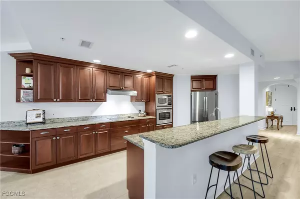 Cape Coral, FL 33914,6081 Silver King BLVD #103