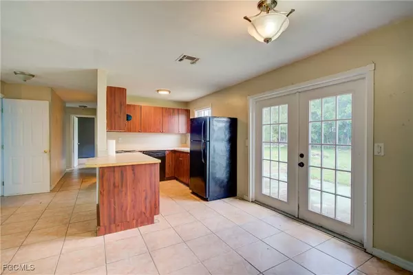 Cape Coral, FL 33904,1209 SE 36th ST