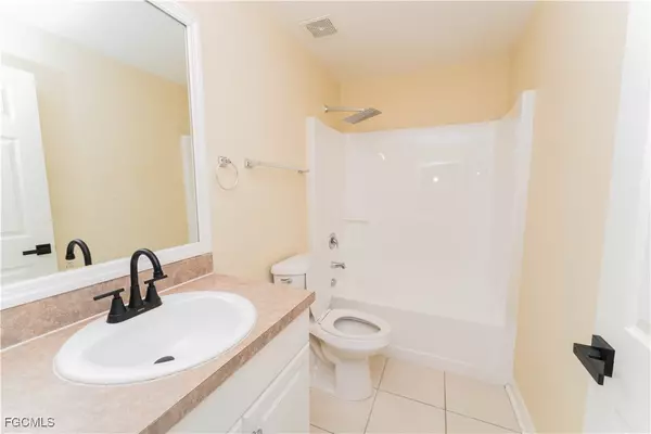 Lehigh Acres, FL 33974,867 Bedford DR #867