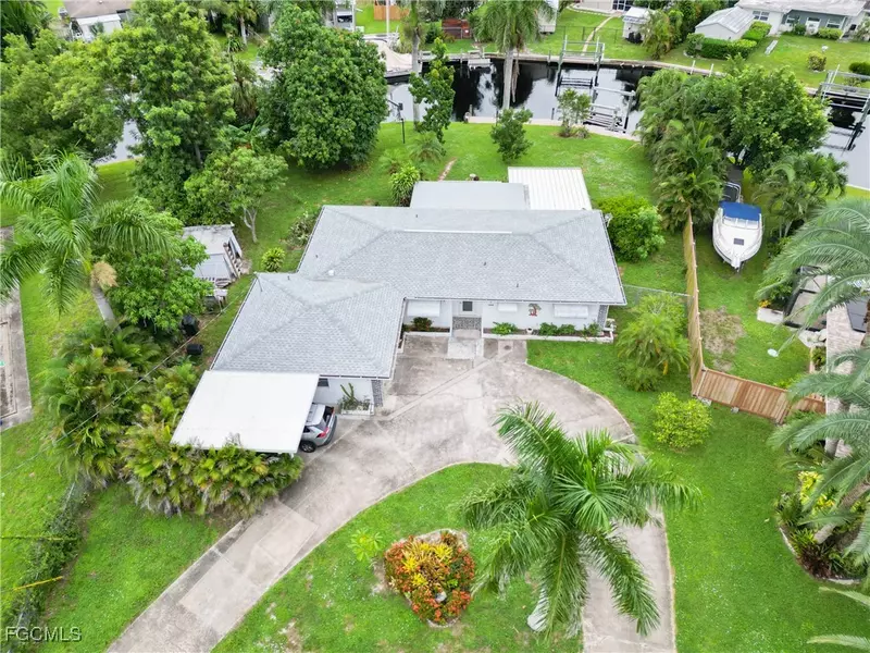 1358 Sunrise DR, North Fort Myers, FL 33917