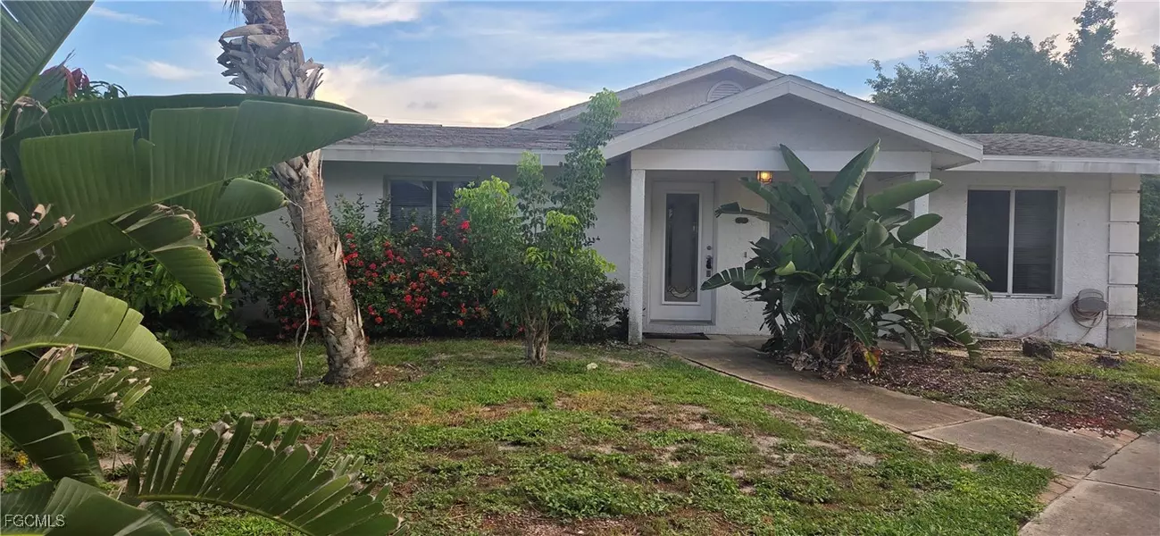 526 102nd AVE N, Naples, FL 34108