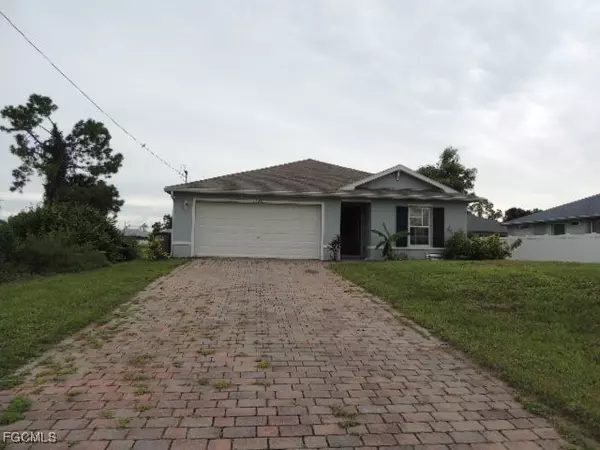 1521 NE 35th LN, Cape Coral, FL 33909