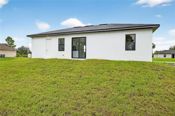 Lehigh Acres, FL 33972,12 W 9th ST