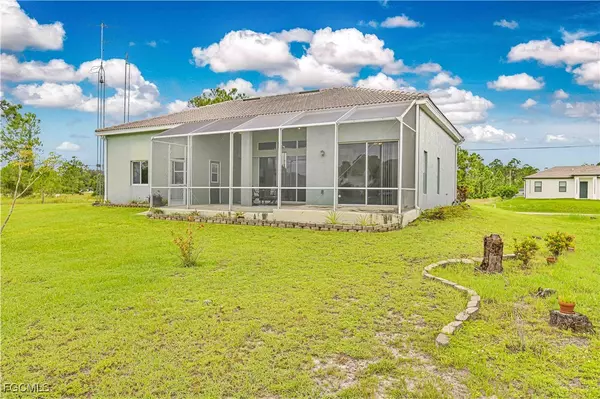 Lehigh Acres, FL 33974,735 Troy AVE