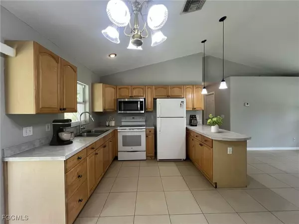 Lehigh Acres, FL 33972,411 Willard AVE