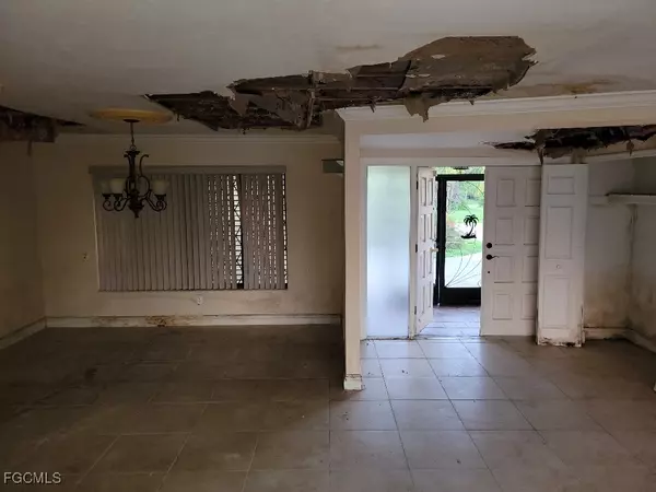 Cape Coral, FL 33904,407 SE 34th TER