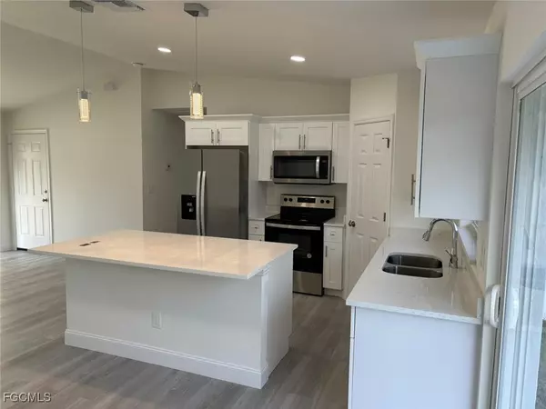 Lehigh Acres, FL 33971,3308 49th ST W