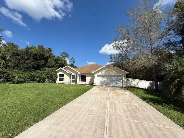 1818 Robert AVE, Lehigh Acres, FL 33972