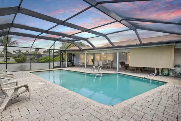 Fort Myers, FL 33919,572 Bayside DR