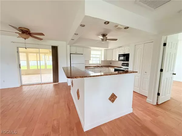 Cape Coral, FL 33909,40 NE 13th PL