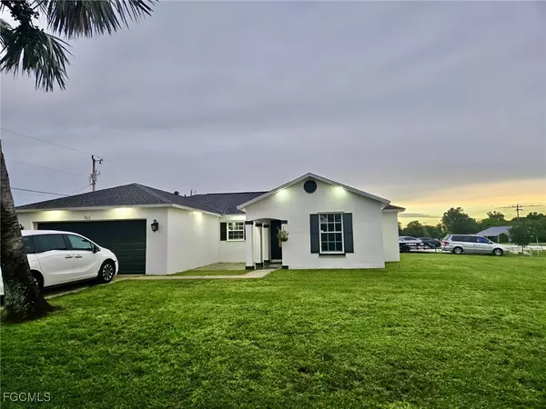 Lehigh Acres, FL 33974,802 Kingsbury CT