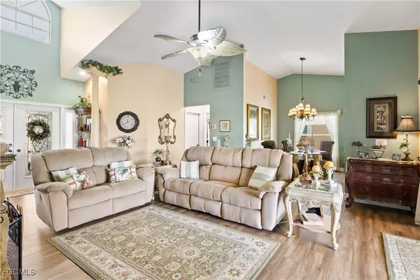 North Fort Myers, FL 33917,17692 Acacia DR